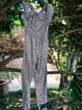 Rules of Etiquette Scallop Shell Print Jumpsuit - Size Small